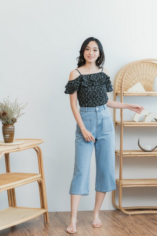 Zia Floral Ruffled Cold-Shoulder Top in Black (XS)