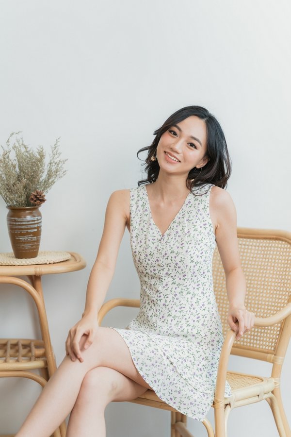Lola Floral Button Tiered Dress in White (XS)