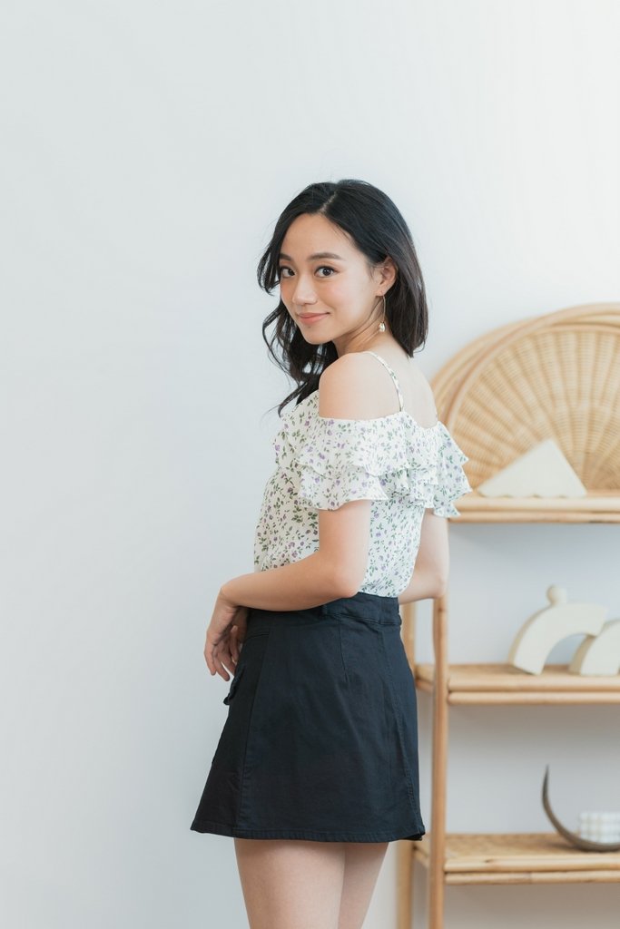 Zia Floral Ruffled Cold-Shoulder Top in White (XS)