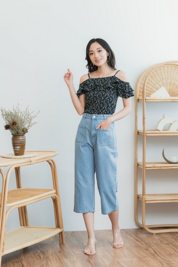 Zia Floral Ruffled Cold-Shoulder Top in Black (XS)