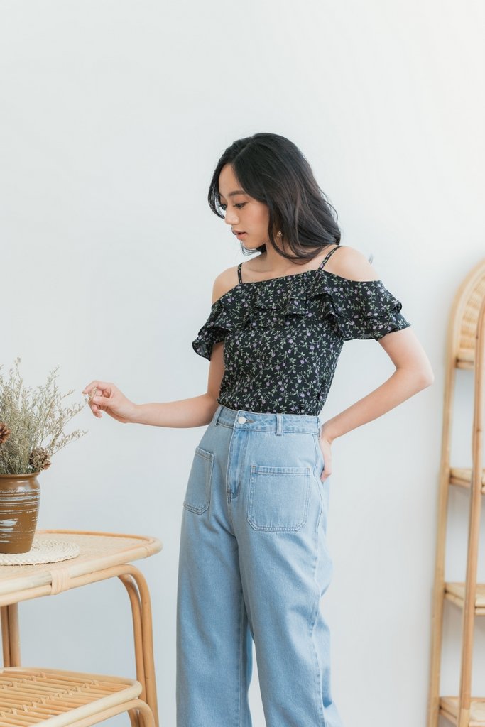 Zia Floral Ruffled Cold-Shoulder Top in Black (XS)