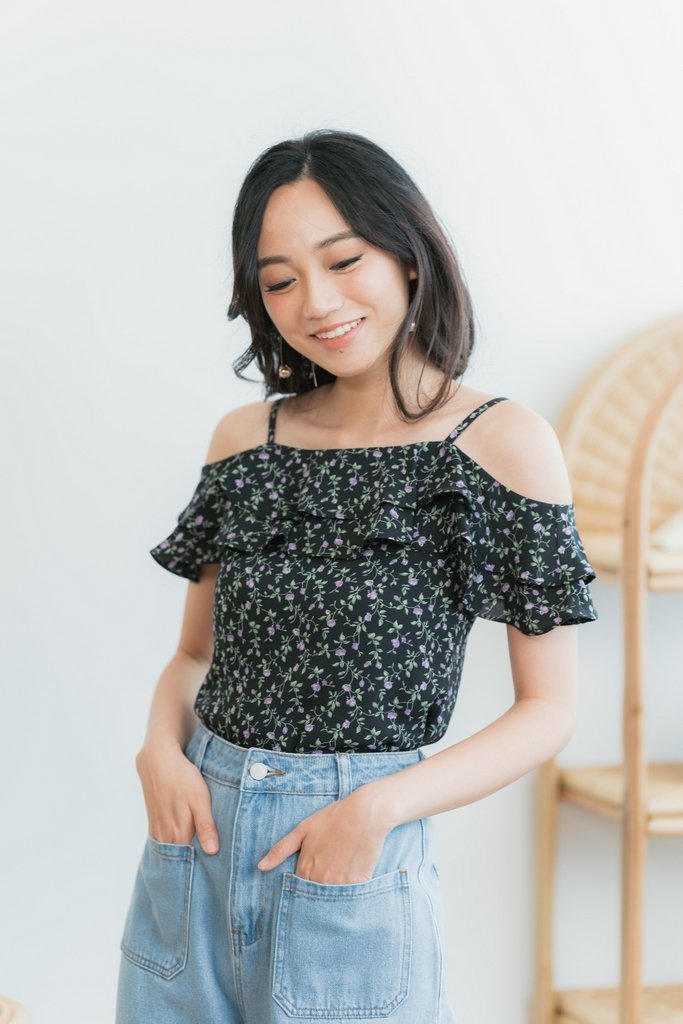 Zia Floral Ruffled Cold-Shoulder Top in Black (XS)