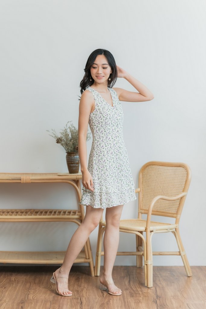 Lola Floral Button Tiered Dress in White (XS)