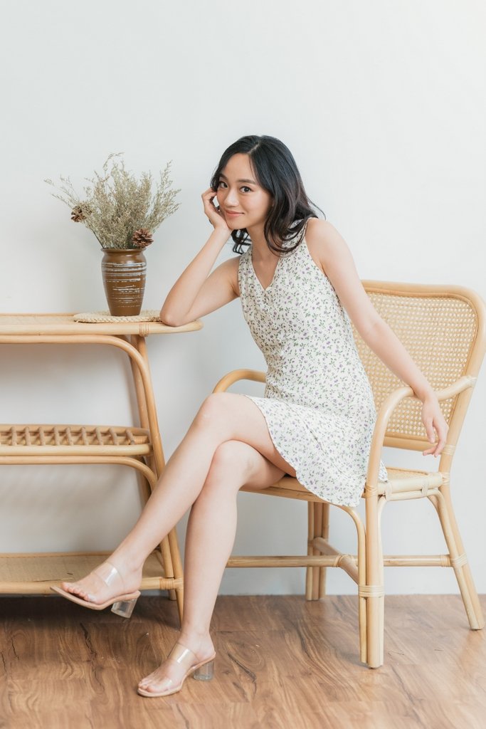 Lola Floral Button Tiered Dress in White (XS)