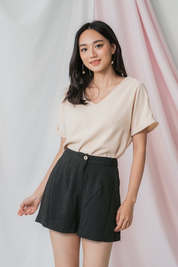 Alessi Textured Pocket Shorts in Black (XS)