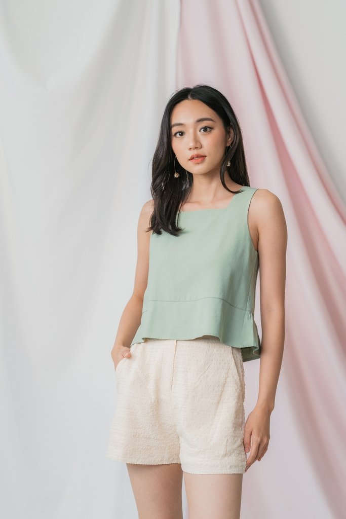 Alessi Textured Pocket Shorts in Cream (XS)