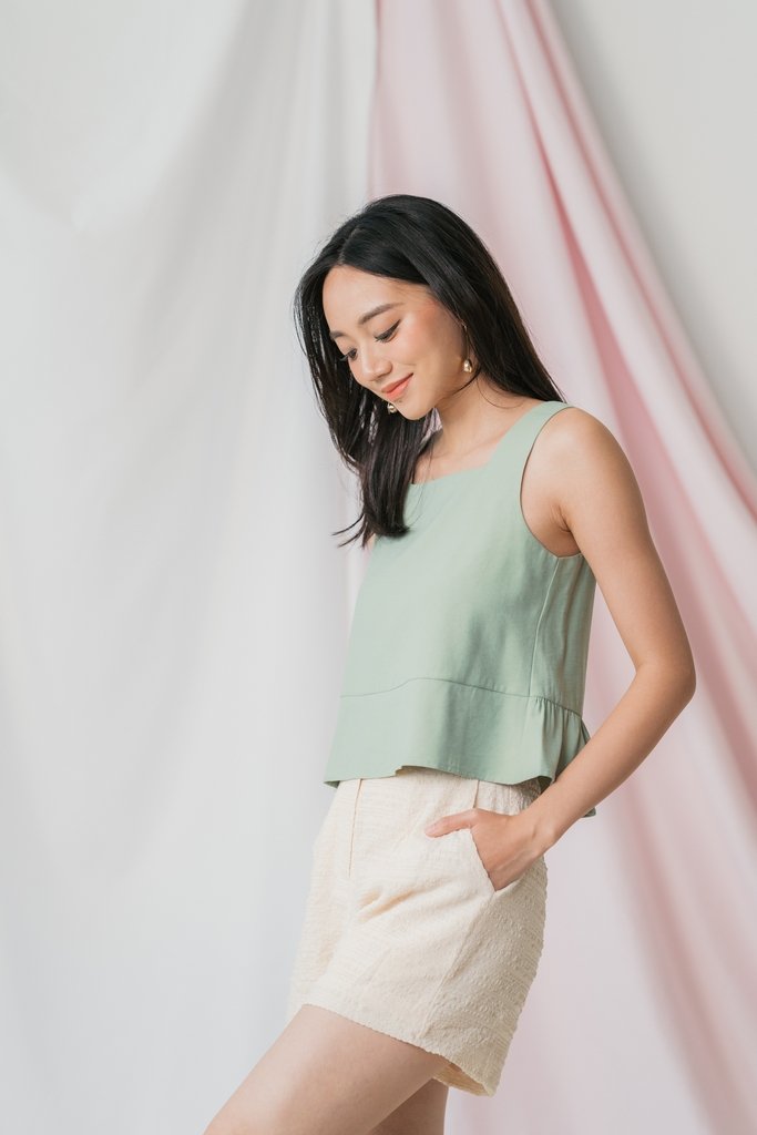 Alessi Textured Pocket Shorts in Cream (XS)