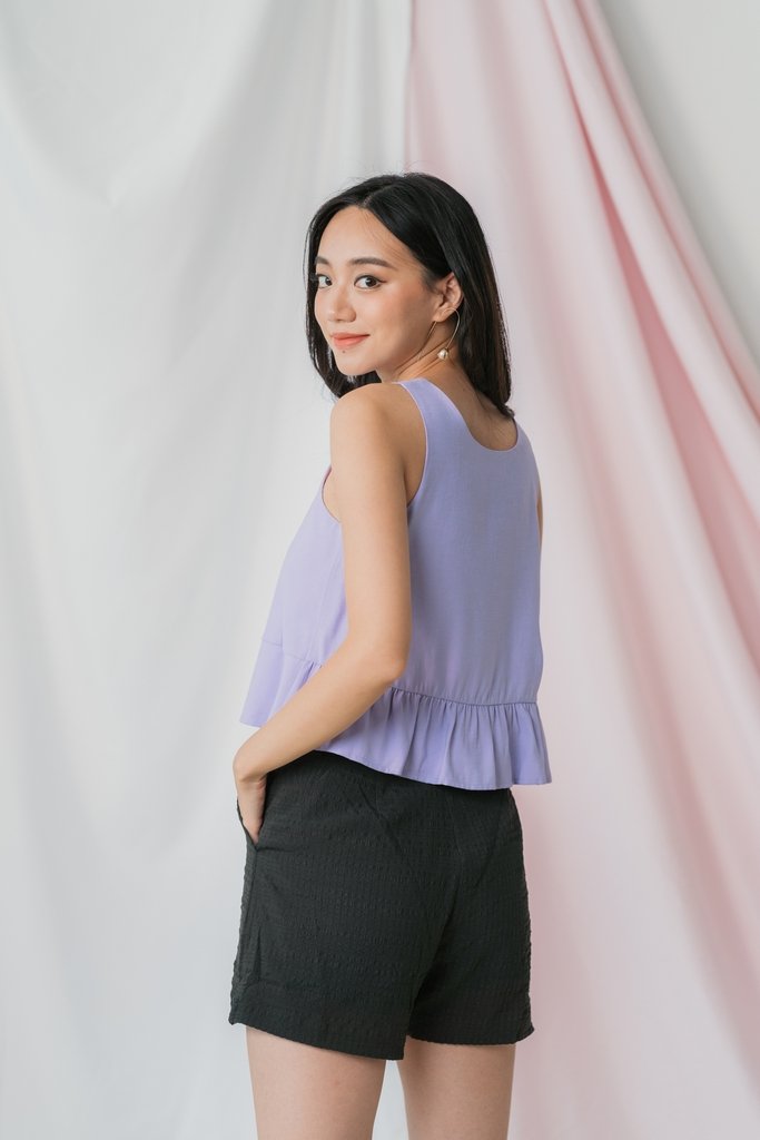 Alessi Textured Pocket Shorts in Black (XS)