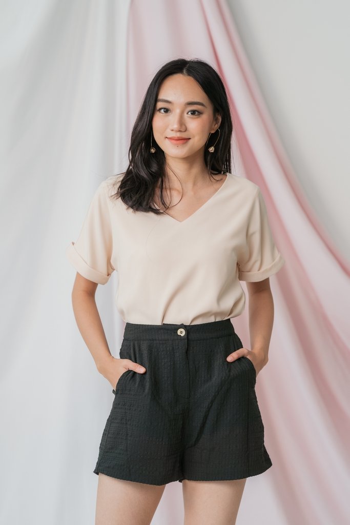 Alessi Textured Pocket Shorts in Black (XS)