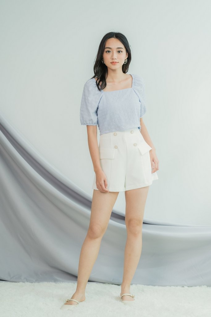 Elina Button Pocket Shorts in White (XS)
