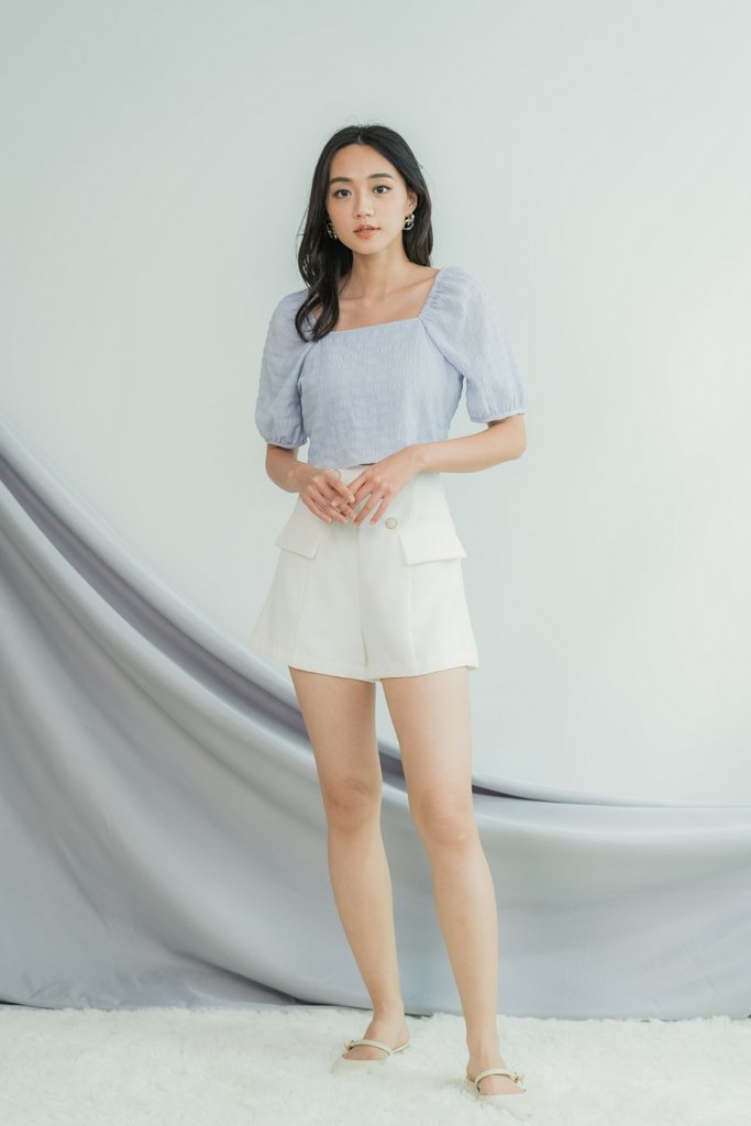 Elina Button Pocket Shorts in White (XS)