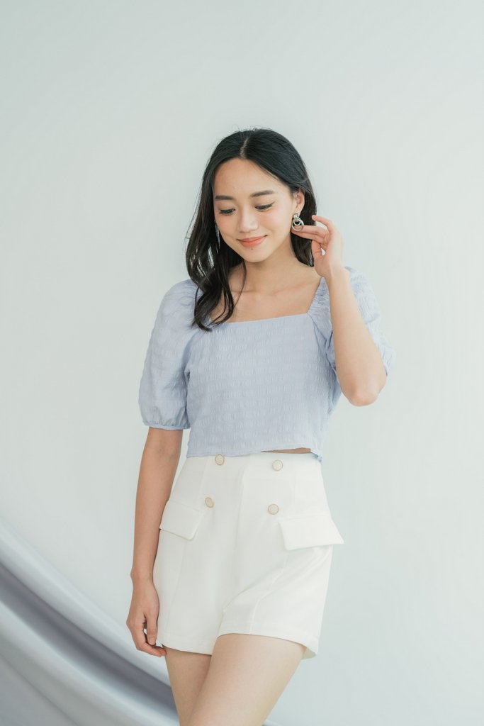 Elina Button Pocket Shorts in White (XS)