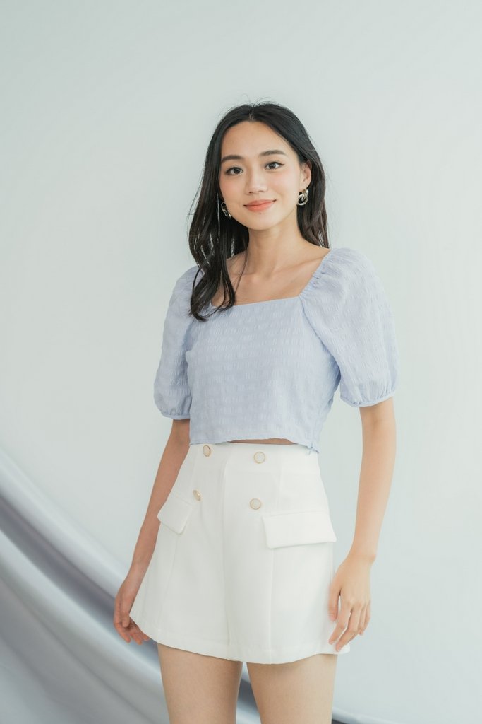 Elina Button Pocket Shorts in White (XS)