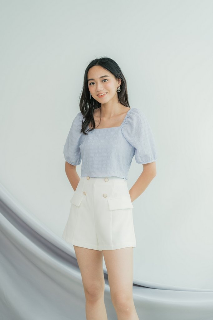Elina Button Pocket Shorts in White (XS)