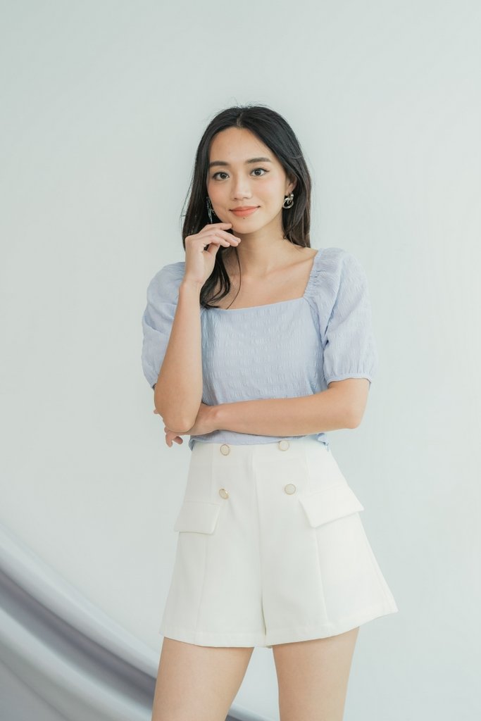 Elina Button Pocket Shorts in White (XS)