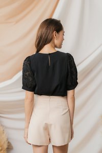 Carlotta Button Skorts in Cream (XS)