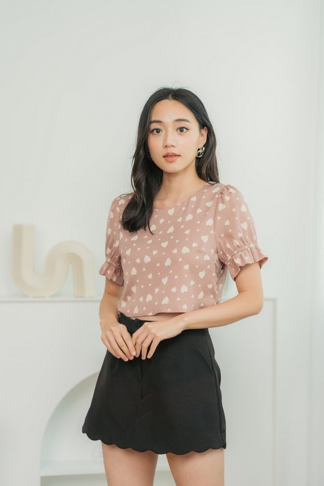 Clarise Heart-Shaped Puffed Sleeves Top in Blush Pink