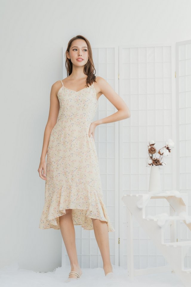Kindred Floral Ruffled Hem Midi Dress in Cream (L)