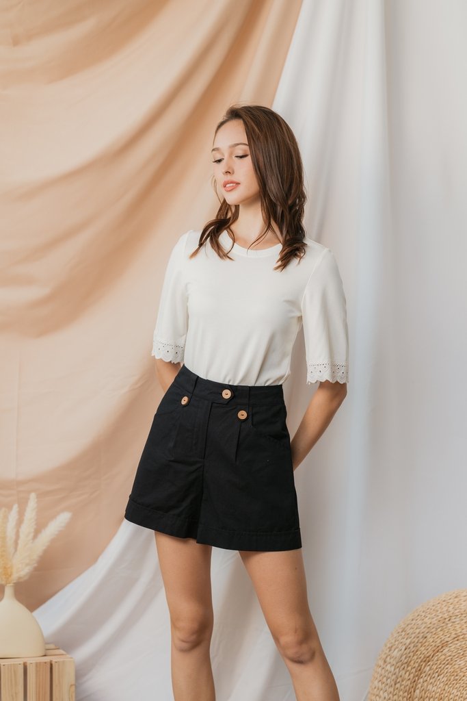 Nyla Button Pocket Shorts in Black (XS)