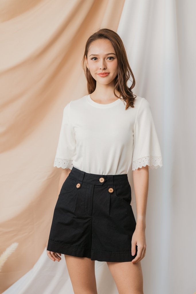 Nyla Button Pocket Shorts in Black (XS)