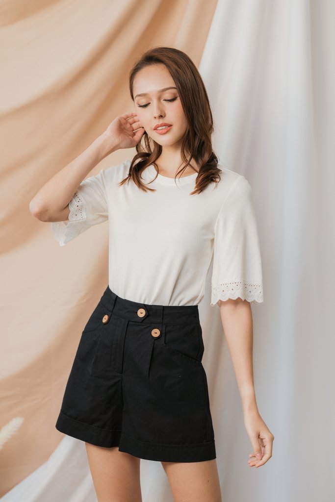 Nyla Button Pocket Shorts in Black (XS)