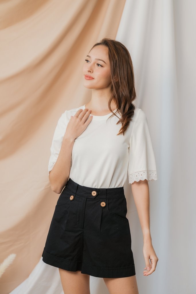 Nyla Button Pocket Shorts in Black (XS)