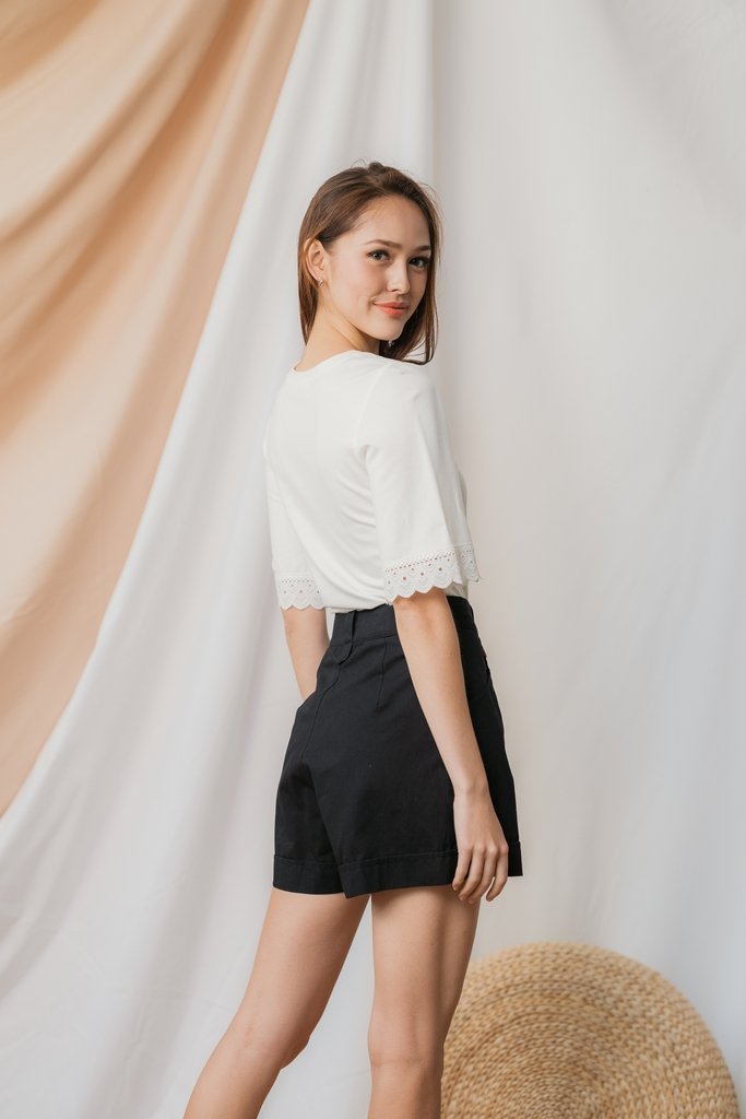 Nyla Button Pocket Shorts in Black (XS)