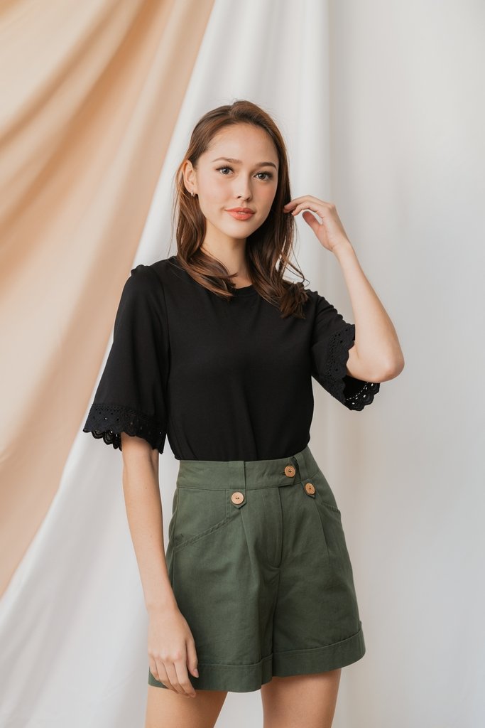 Nyla Button Pocket Shorts in Olive (XS)