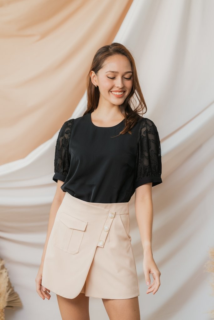 Carlotta Button Skorts in Cream (XS)