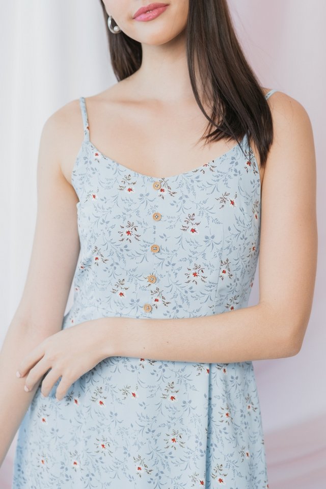 Emmabelle Floral Ruffled Hem Midi Dress in Baby Blue (XS)