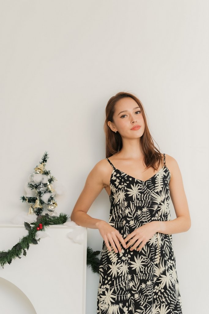 Frances Floral Camisole Maxi Dress in Black (XS)