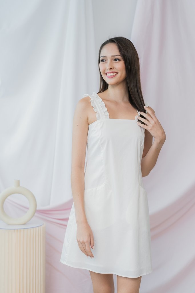 Fleur Ruffles Dress in White (XL)