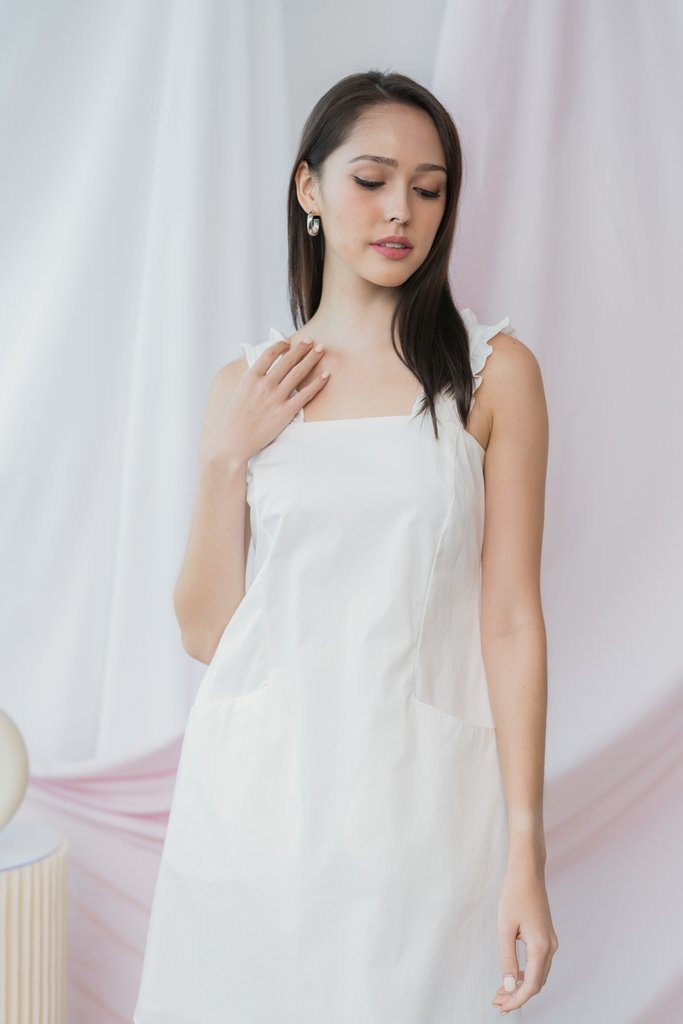Fleur Ruffles Dress in White (XL)