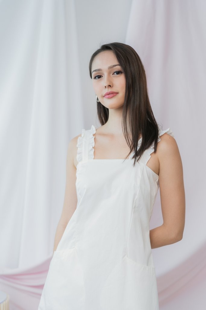 Fleur Ruffles Dress in White (XL)