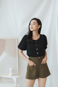 Wayne High-Waisted Button Shorts in Olive (XS)