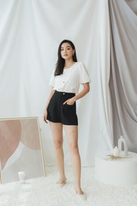 Wayne High-Waisted Button Shorts in Black (XS)