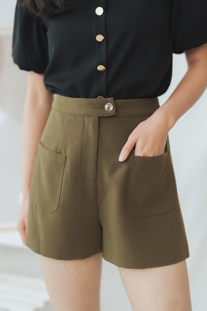Wayne High-Waisted Button Shorts in Olive (XS)