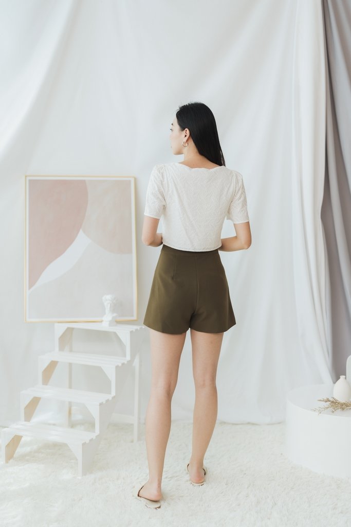 Wayne High-Waisted Button Shorts in Olive (XS)