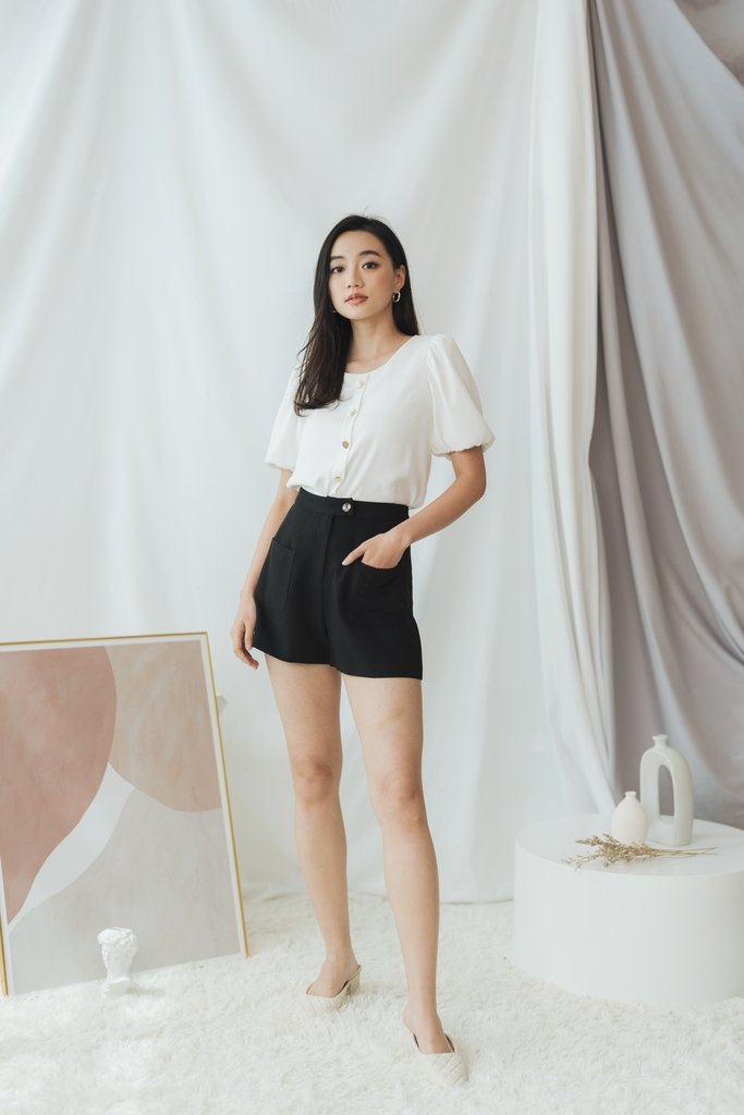 Wayne High-Waisted Button Shorts in Black (XS)