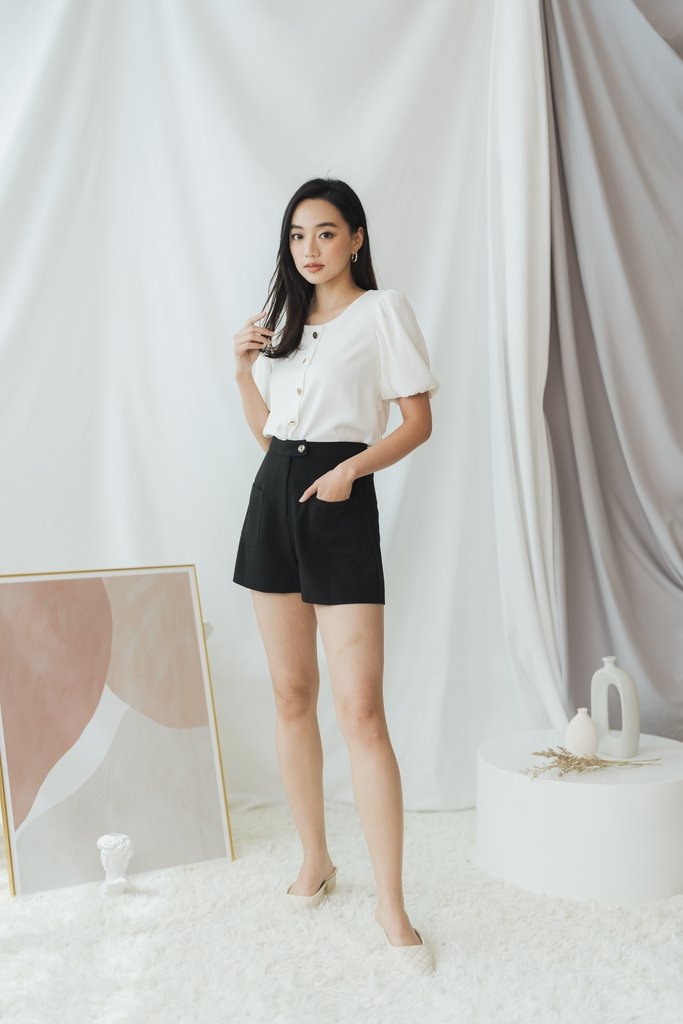 Wayne High-Waisted Button Shorts in Black (XS)