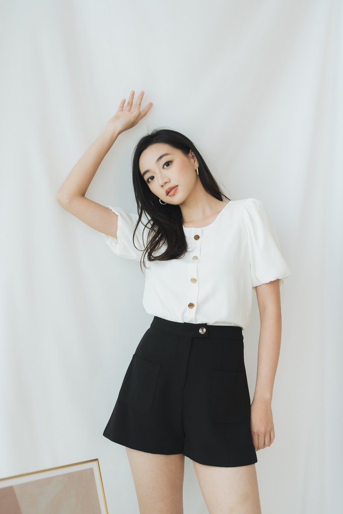 Wayne High-Waisted Button Shorts in Black (XS)