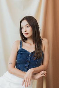 Everleigh Denim Button Crop Top in Mid Wash