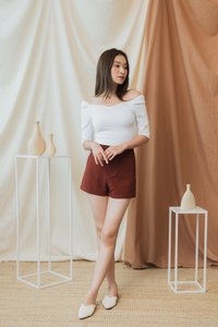 Sharley High-Waisted Tailored Shorts in Maple Brown (XS)