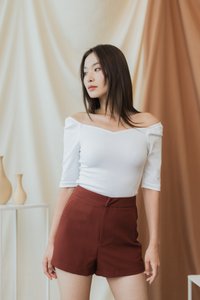 Sharley High-Waisted Tailored Shorts in Maple Brown (XS)