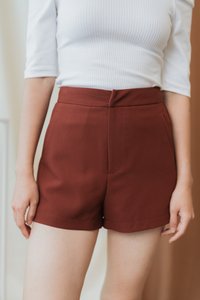 Sharley High-Waisted Tailored Shorts in Maple Brown (XS)