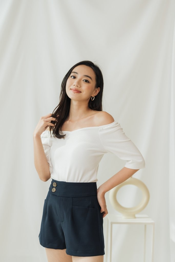 Raquel High-Waisted Tailored Short in Dark Navy (XS)