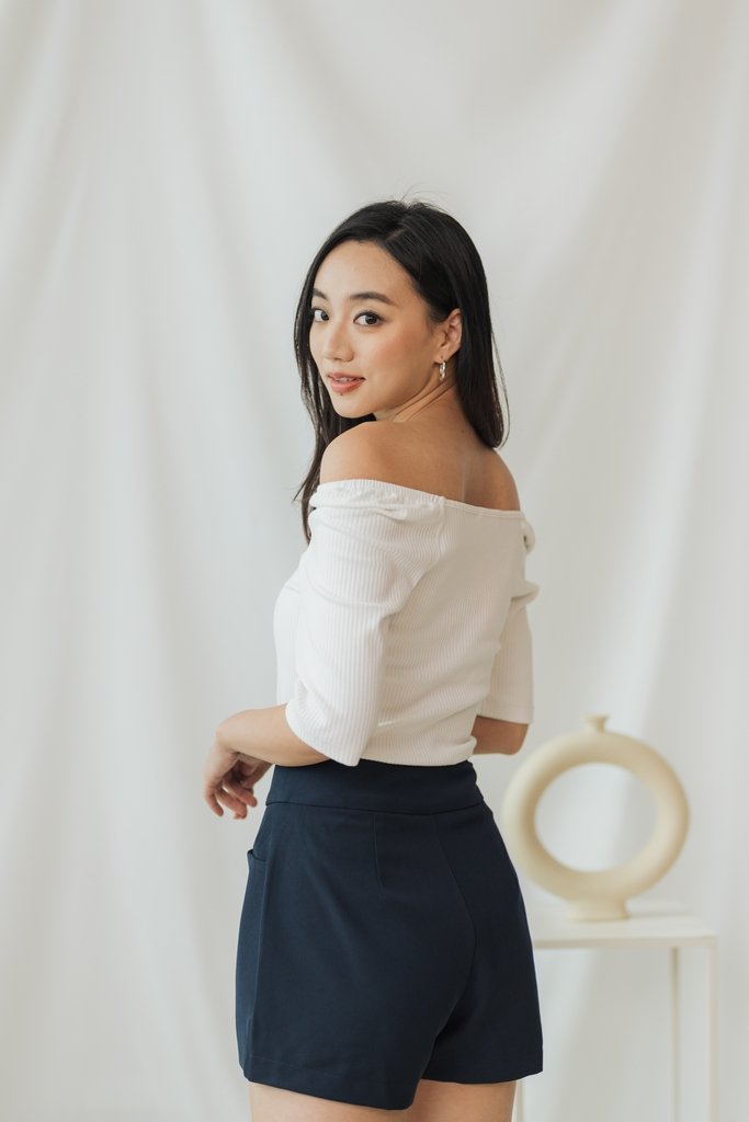 Raquel High-Waisted Tailored Short in Dark Navy (XS)
