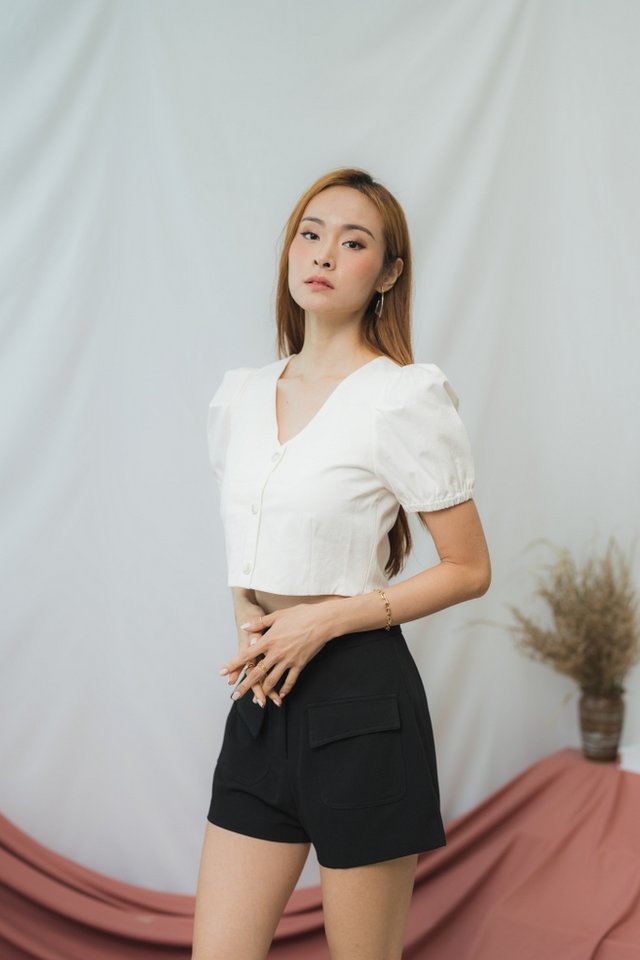 Priscilla Puffed Sleeves Crop Top in White (L)
