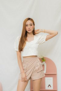 Briella Overlap Pocket Skorts in Khaki