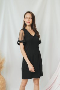 Geralynn Mesh Panel Dress in Black (XS)